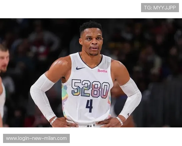 威少三双数据再现,尽管队友失常,依然是赛场焦点