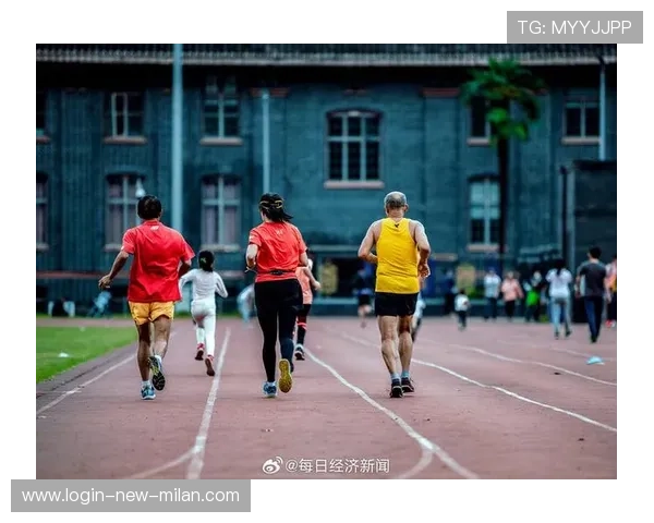 给职场人的建议：每天步行一万步，真的能代替体育锻炼吗？，每天都步行一万多步可以减肥